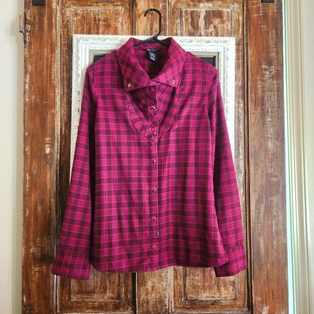 Oakley Plaid Flannel Button Up